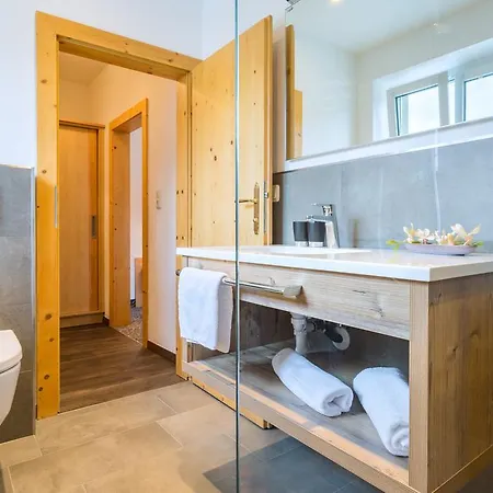 Active Apartment *