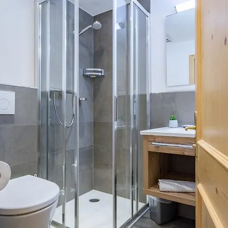 Active Apartment *