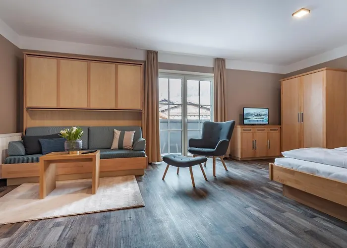 Active * マリア・アルム・アム・シュタイナーネン・メアー