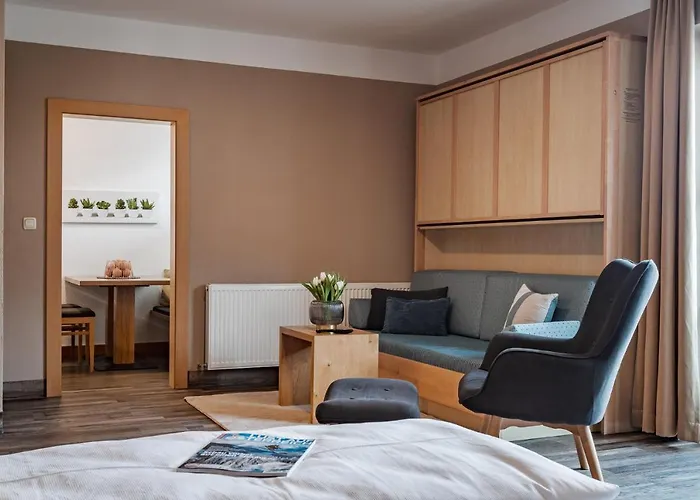 Active * マリア・アルム・アム・シュタイナーネン・メアー