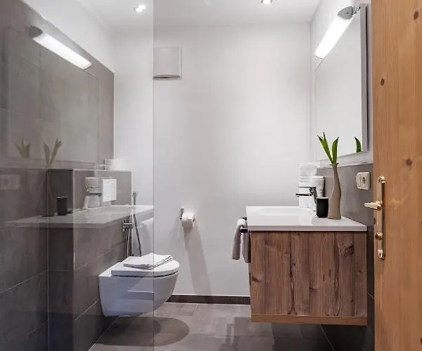 Active マリア・アルム・アム・シュタイナーネン・メアー